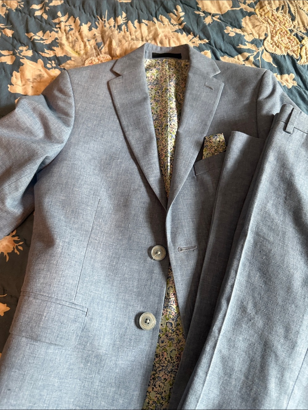 TALLIA Boys Light Gray Two-Piece Suit with Floral Lining